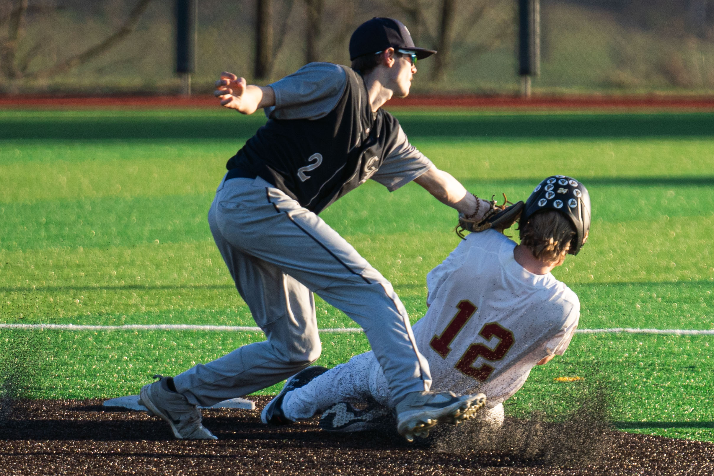 Cee-Bees score 8 over final 3 innings to pull away from Warriors